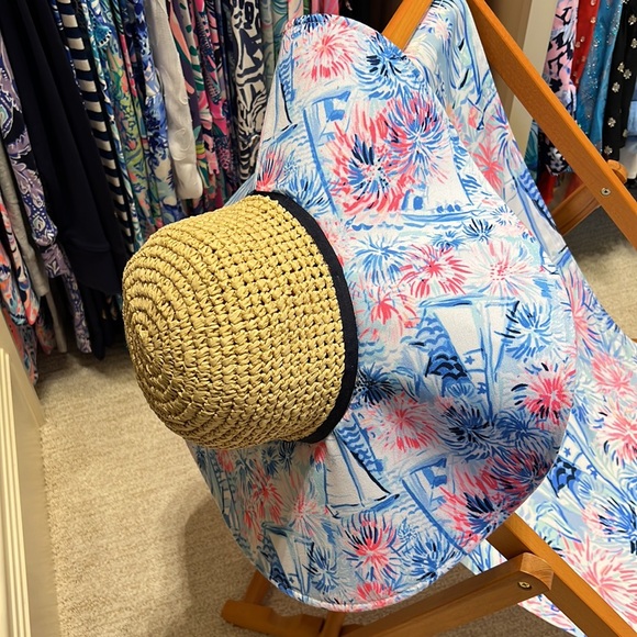 NWT Lilly Pulitzer GWP Beach Hat, Sea To Shining Sea, Fireworks, Sun Hat - Picture 2 of 8